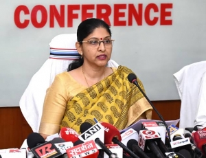 Press Conference: मुख्य निर्वाचन पदाधिकारी रीना कंगाले की प्रेस कांफ्रेंस, देखें LIVE