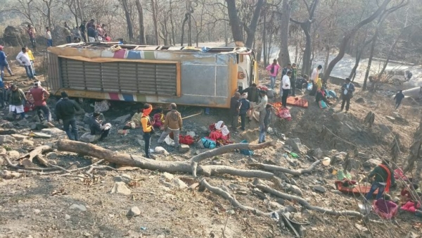 मुख्यमंत्री ने बस दुर्घटना पर दुख जताया :घायलों के बेहतर उपचार के निर्देश दिए