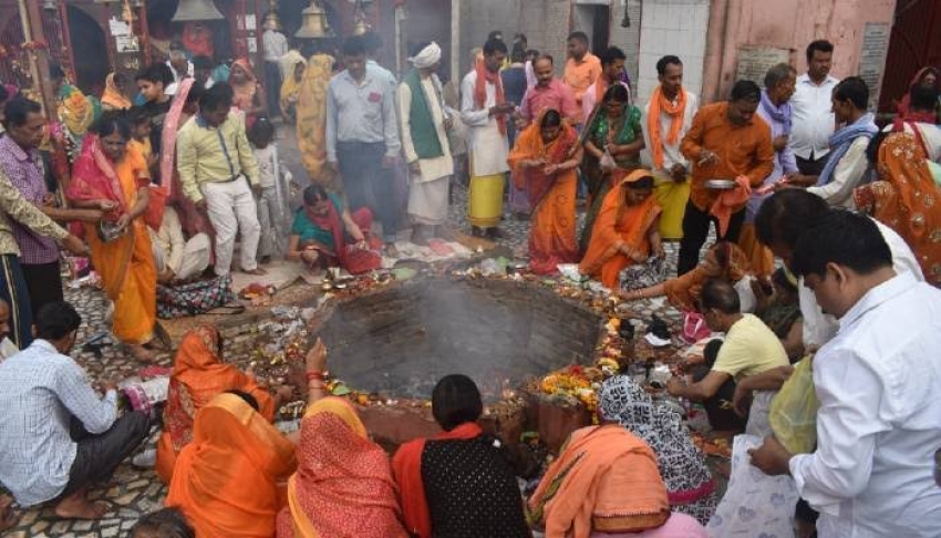 रायपुर के माता मंदिरों में हवन की गूंज, चैत्र नवरात्रि की अष्टमी पर भक्तों की भारी भीड़