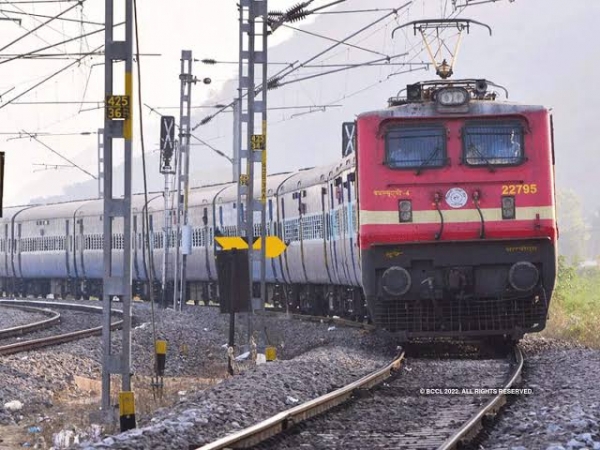 Indian Railway News: रेल यात्रियों के लिए खुशखबरी; दोबारा शुरू हुई कैंसिल की गई ट्रेनें, यहां देखें पूरी सूची