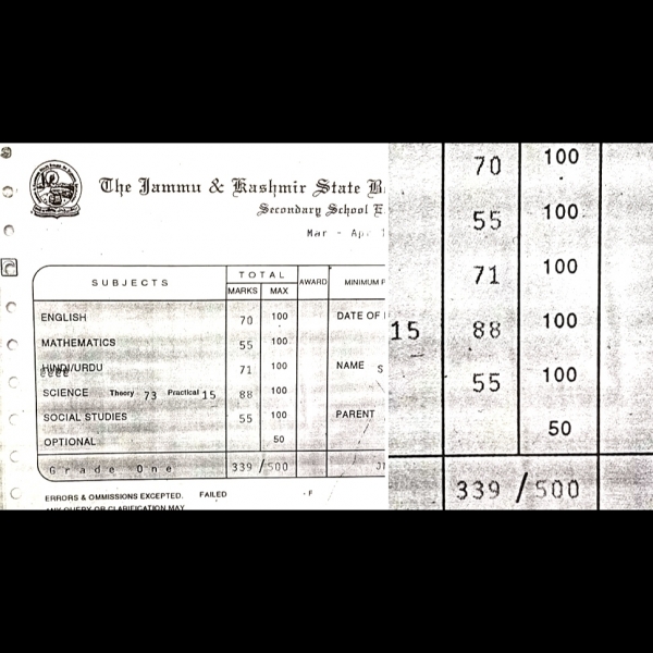 ख़बर जरा हटके: IAS ऑफिसर ने शेयर की अपनी 10वीं की मार्कशीट, यूजर्स ने उड़ाया मजाक