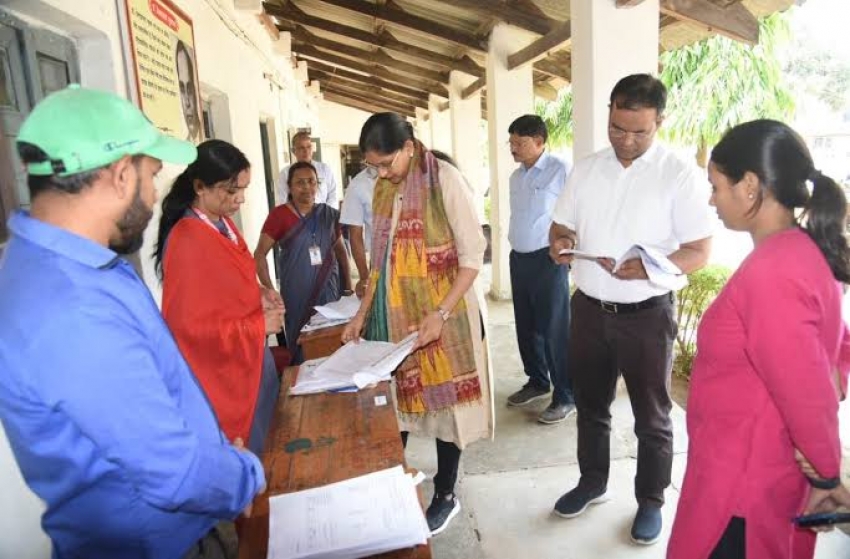 लोकसभा के पहले चरण का मतदान कल बस्तर में, नक्सल प्रभावित इलाकों में मतदान कराना चुनाव आयोग के लिए बना चुनौती