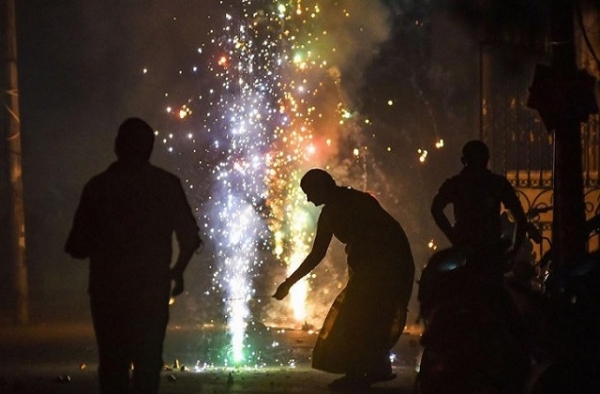 Diwali Celebration: इस राज्य के 7 गांव बिना पटाखों के मनाते हैं दिवाली, जानें वजह