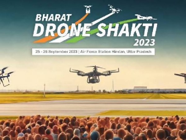 Drone Show: हिंडन एयरबेस पर ड्रोन शो शुरु, रक्षा मंत्री राजनाथ सिंह भारतीय वायुसेना को सौंपेंगे पहला सी-295 मिलिट्री ट्रांसपोर्ट एयरक्राफ्ट