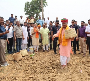 मुख्यमंत्री श्री विष्णु देव साय छत्तीसगढ़ राज्य की कमान संभालने के साथ साथ अपने पारिवारिक जिम्मेदारियों को भी बखूबी संभाल रहे हैं