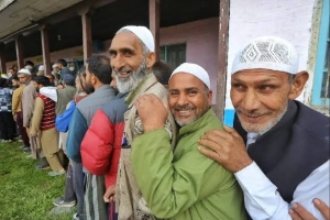 Jammu Kashmir Assembly Election 2024 Live: जम्मू-कश्मीर विधानसभा चुनाव के लिए आज (18 सितंबर) को सुबह 7.00 बजे से वोटिंग जारी है