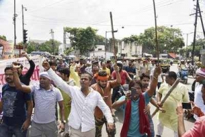 Bharat Bandh Today LIVE: स्कूल बंद, रेलवे ट्रैक जाम, आगजनी, कहीं हंगामा... बिहार, यूपी और राजस्थान में भारत बंद का खास असर