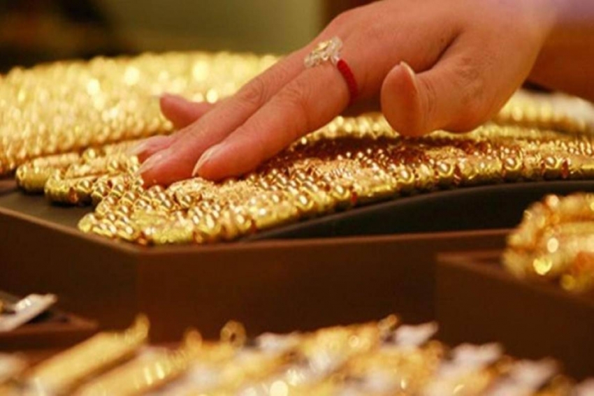 Gold Rate Today: गोल्ड के दाम में अब तक की सबसे बड़ी गिरावट, जानिए  कितना सस्ता हुआ सोना