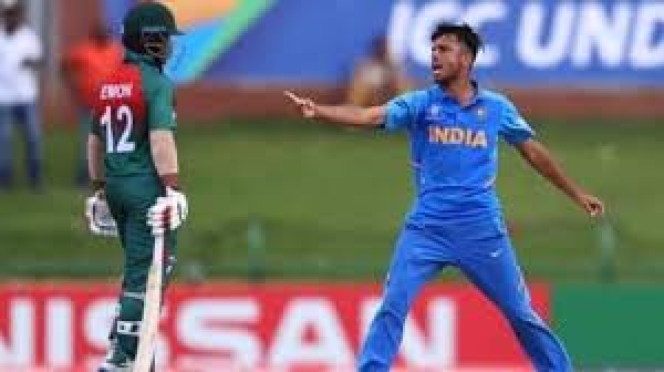 ICC U19 WC Quarter-Final Live score, IND vs BAN: भारतीय गेंदबाजों ने ढाया कहर, बांग्लादेश की खराब शुरुआत; भारत को 112 रन का टारगेट, 37.1 ओवर में सिमट गया बांग्लादेश